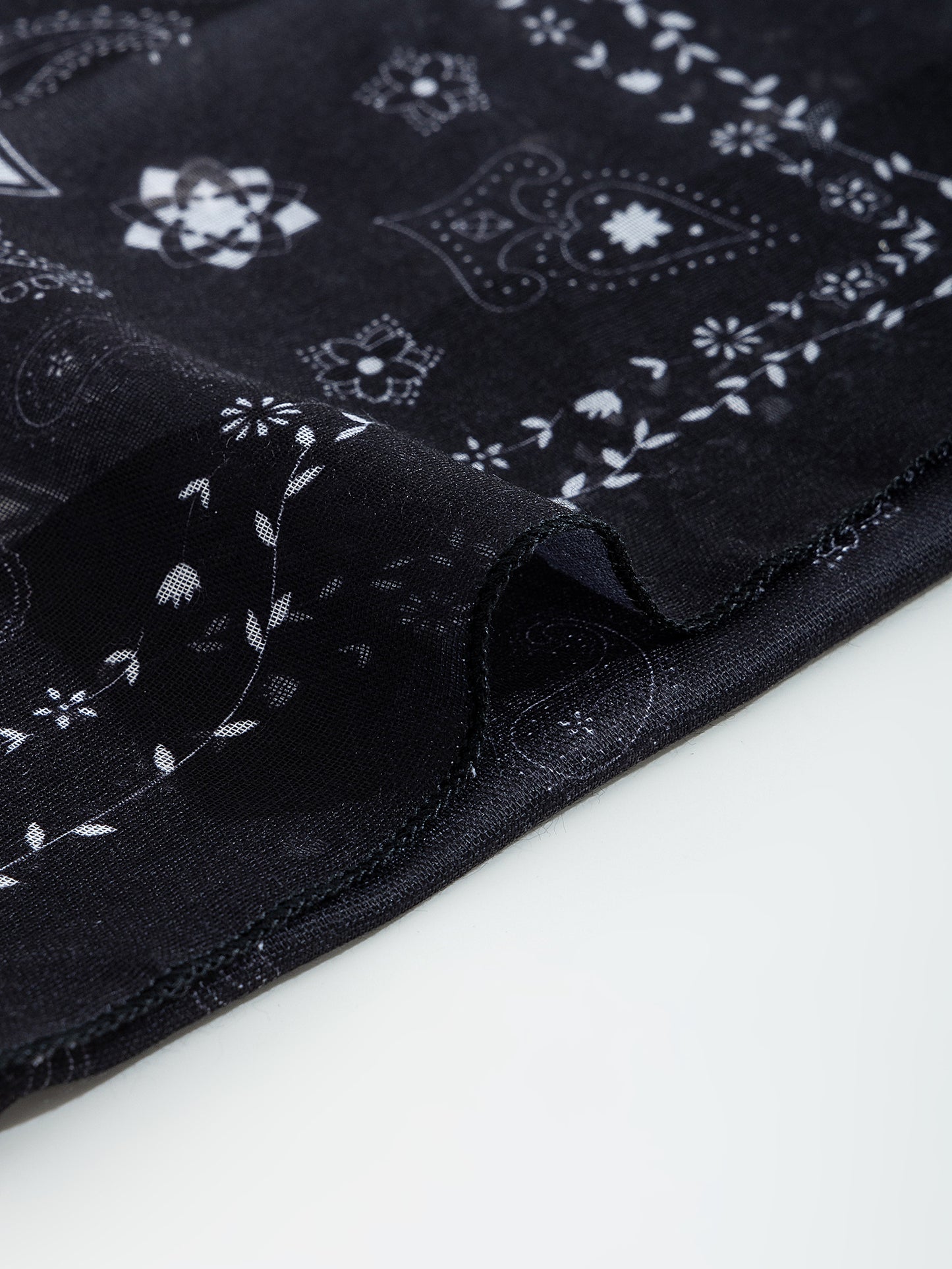 מטפחת בנדנה פייזלי