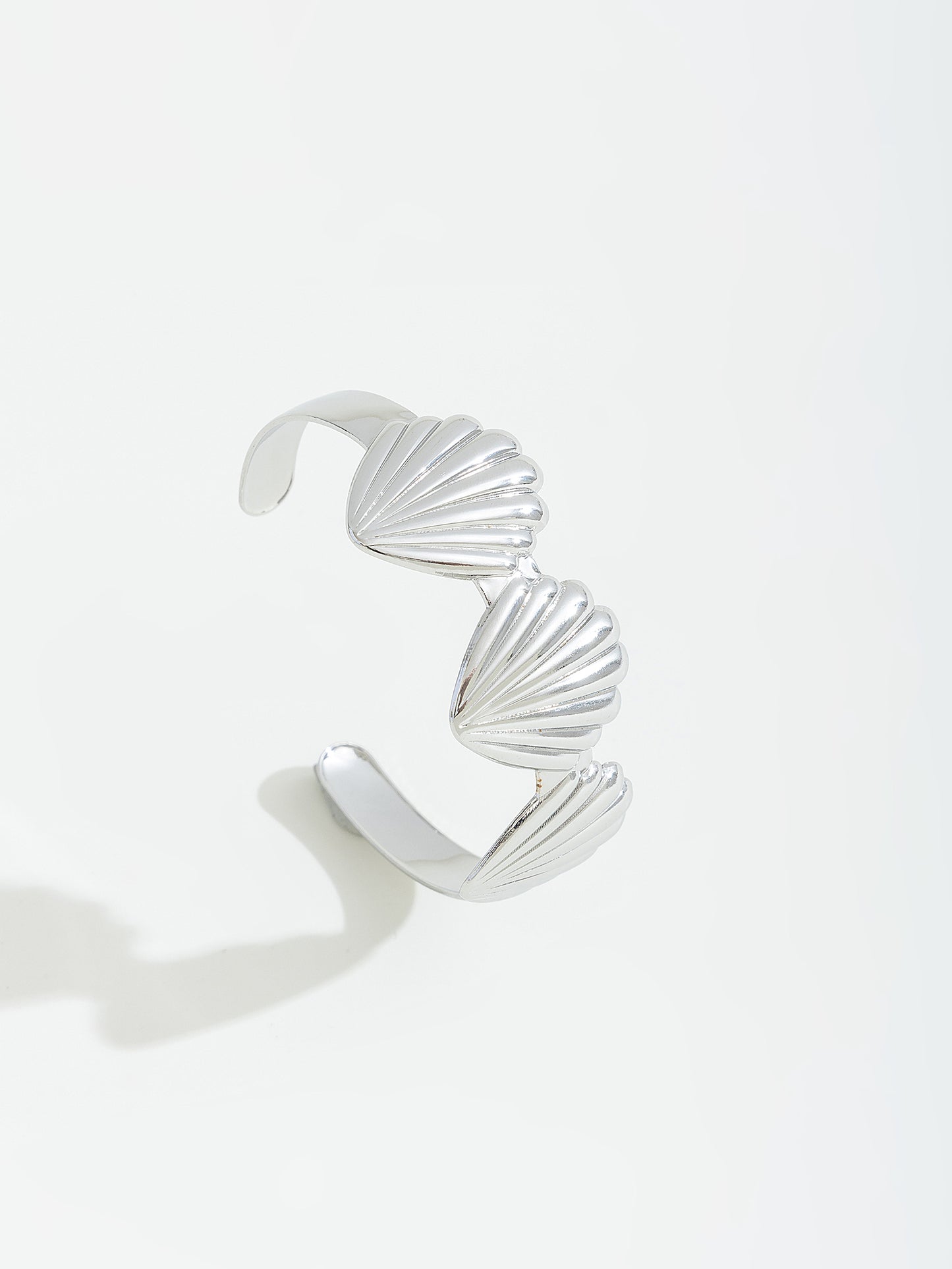 צמיד קשיח צדפות