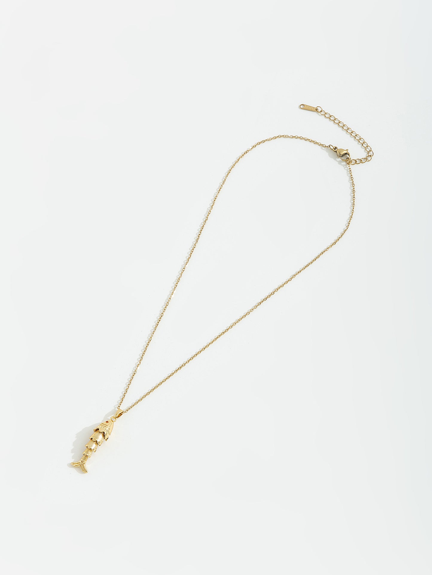 שרשרת בשילוב תליון דג