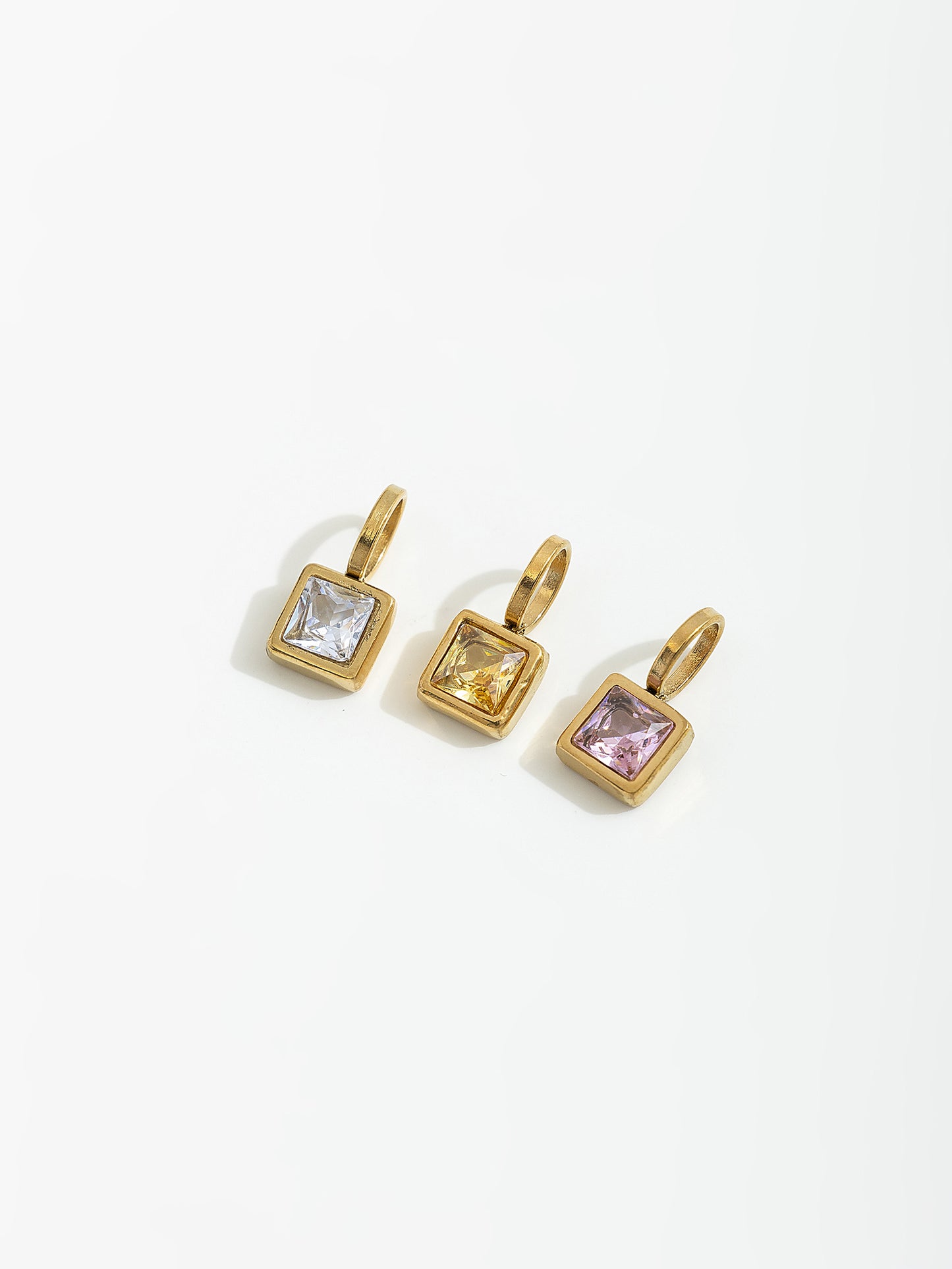 תליון אבן מרובע