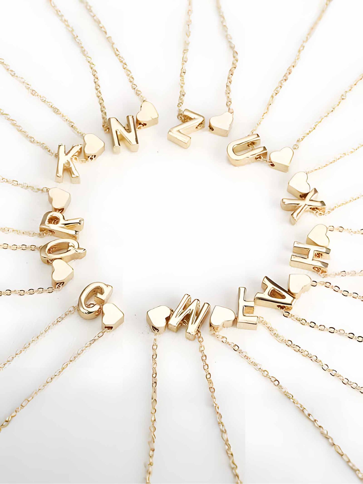 שרשרת בשילוב אות ולב