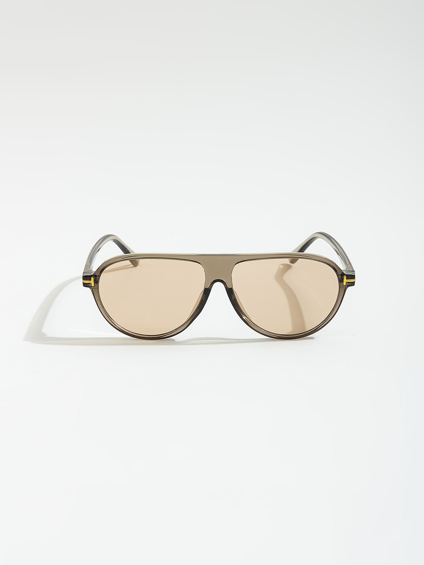 משקפי שמש שקופות