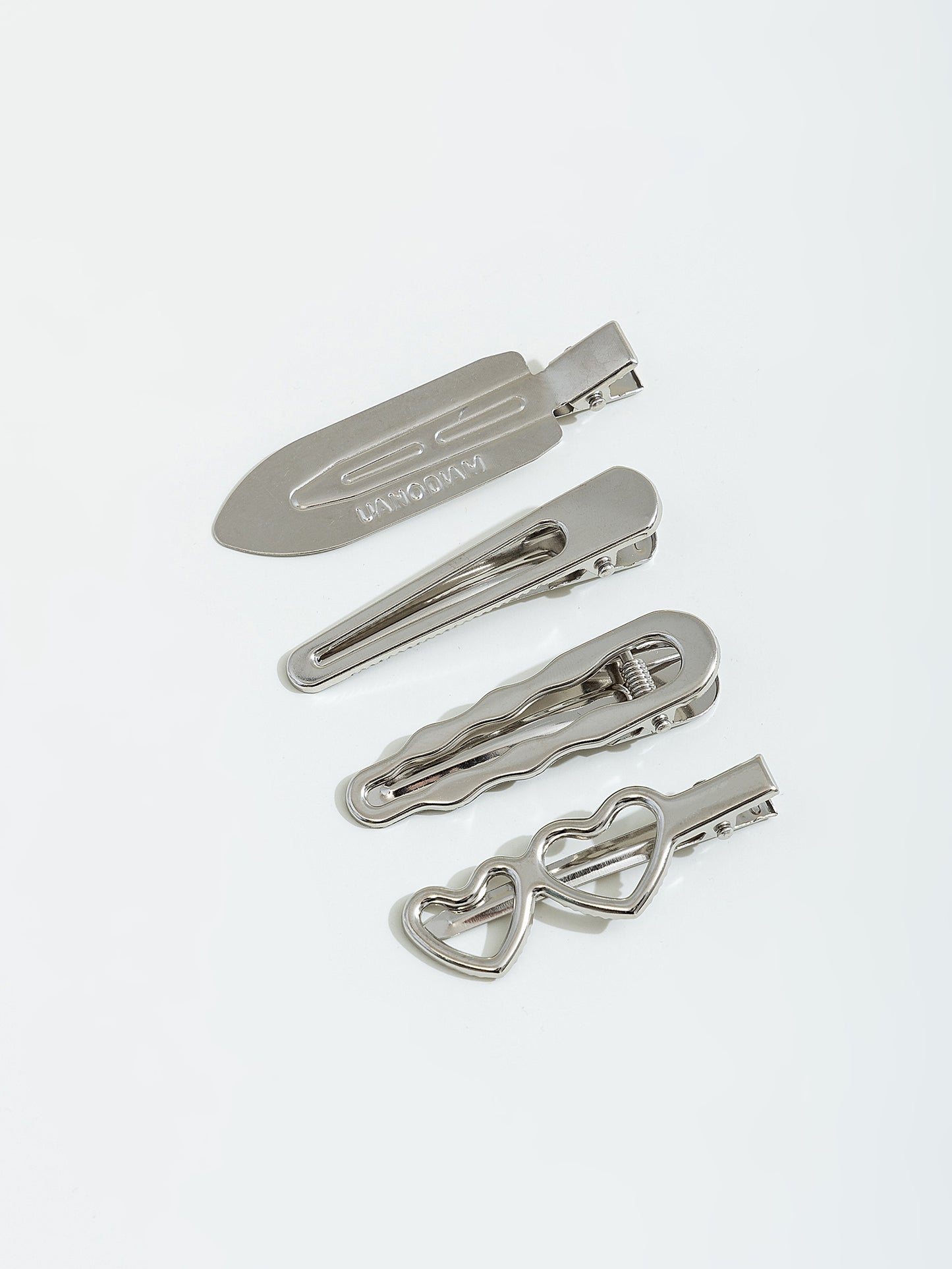 סט 4 סיכות בצורות שונות