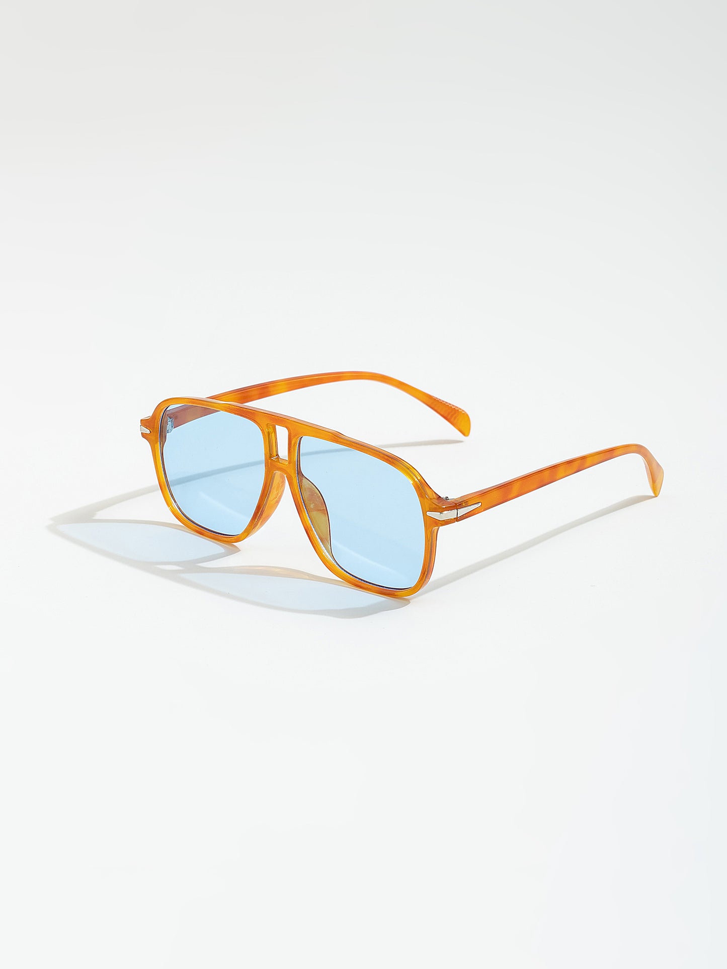 משקפי שמש עדשה תכלת