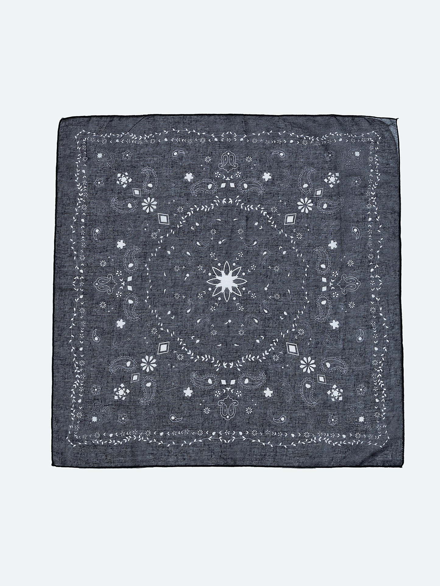 מטפחת בנדנה פייזלי