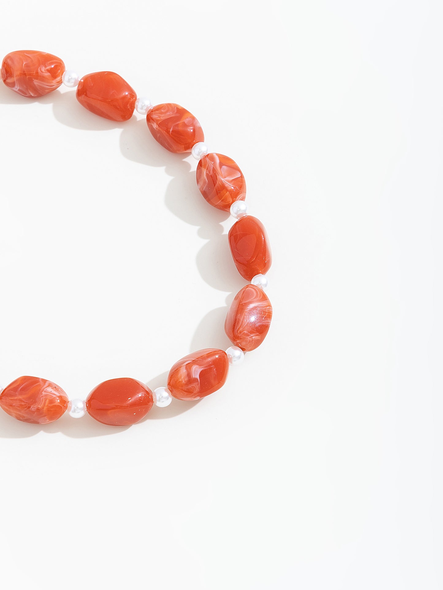 שרשרת בשילוב אבנים