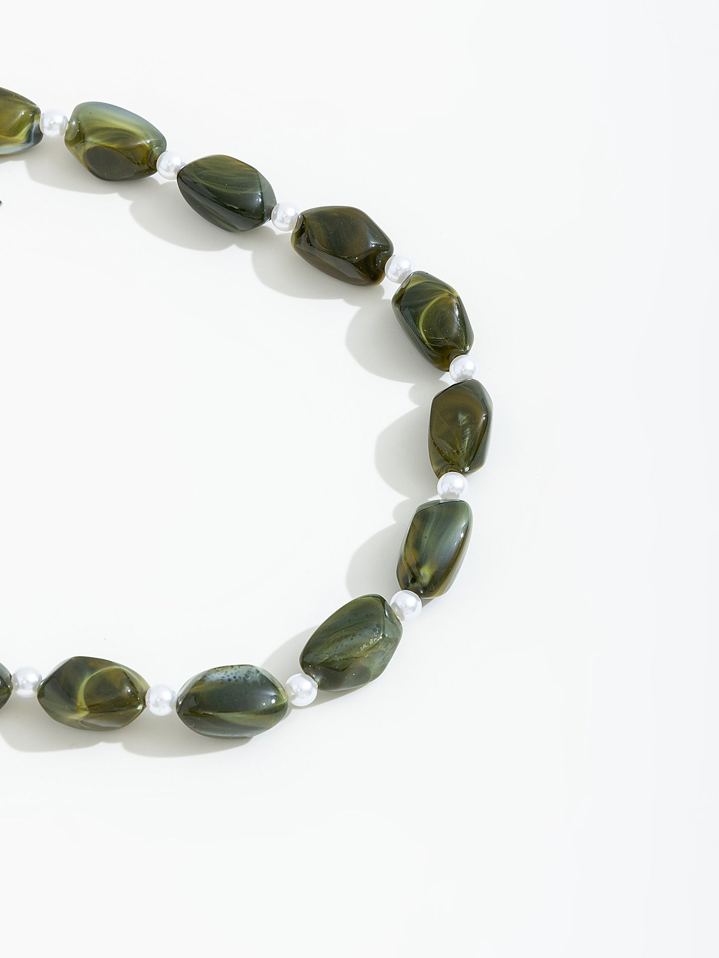 שרשרת בשילוב אבנים