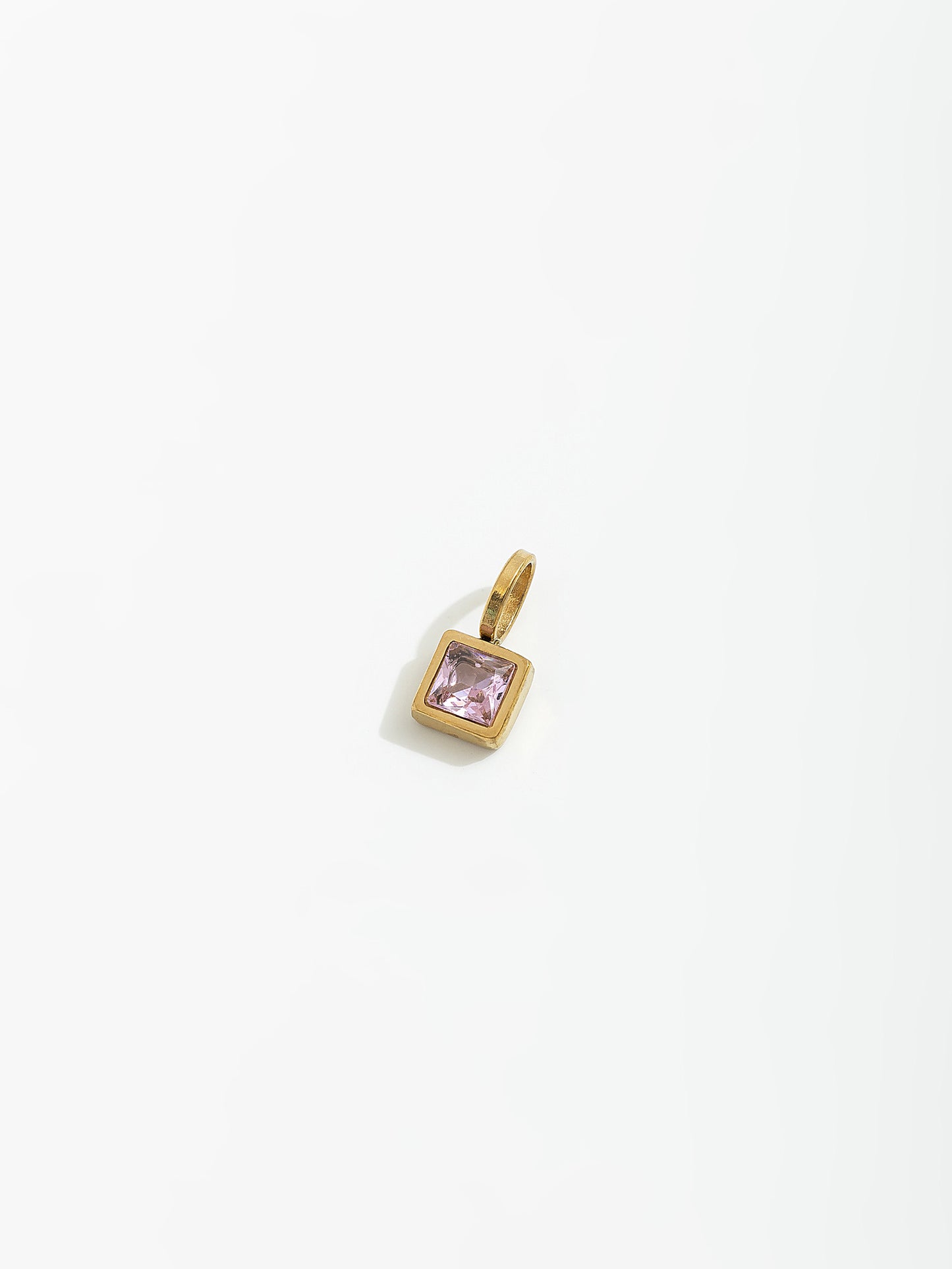 תליון אבן מרובע