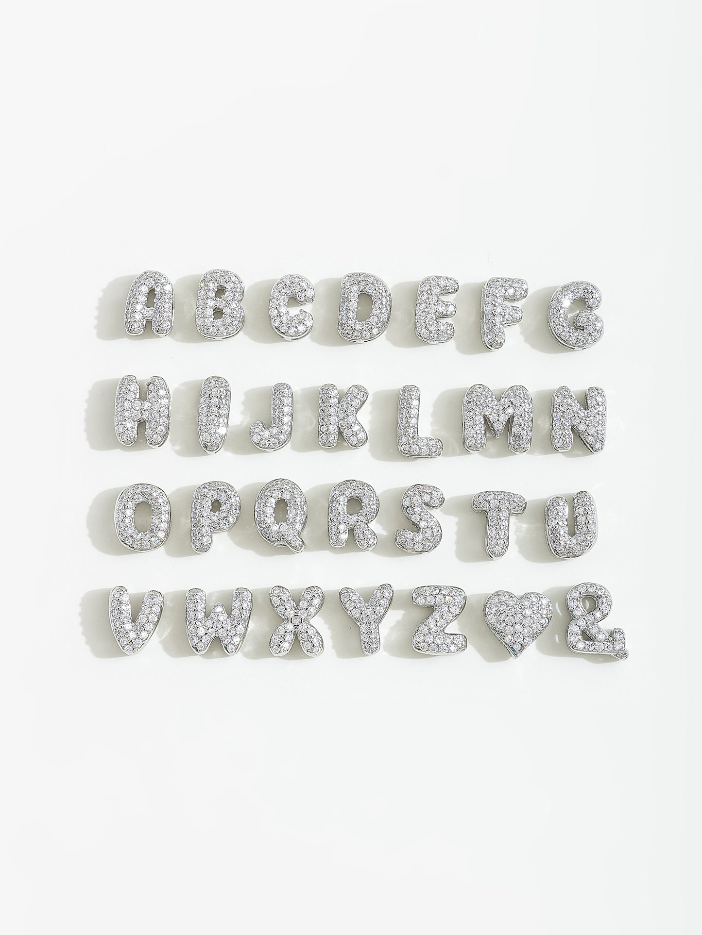 תליון אות לטינית